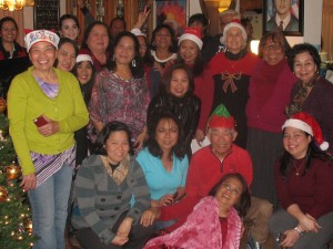 Carolers & Philippine Consul Staff with Consul Ramirez (bottom, left) and host Pearl King (2015)